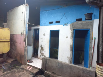 WC Umum Pasar Darmaraja